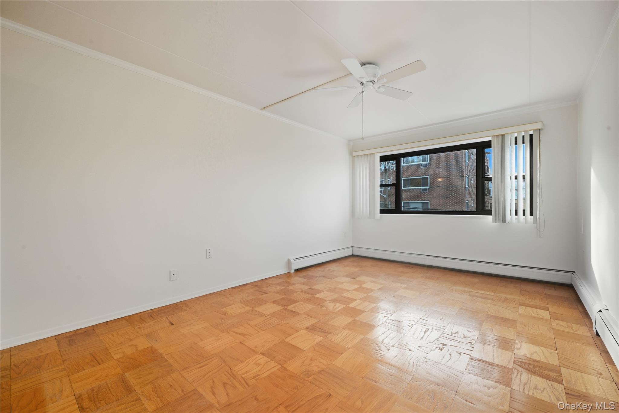 #8 photo, 100 Clinton Avenue, ナッソー郡 Mineola , NY 11501