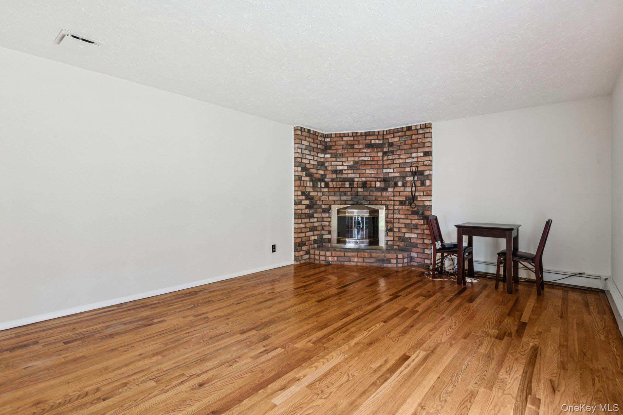 #15 photo, 1 Rodsfield Court, Huntington , NY 11743