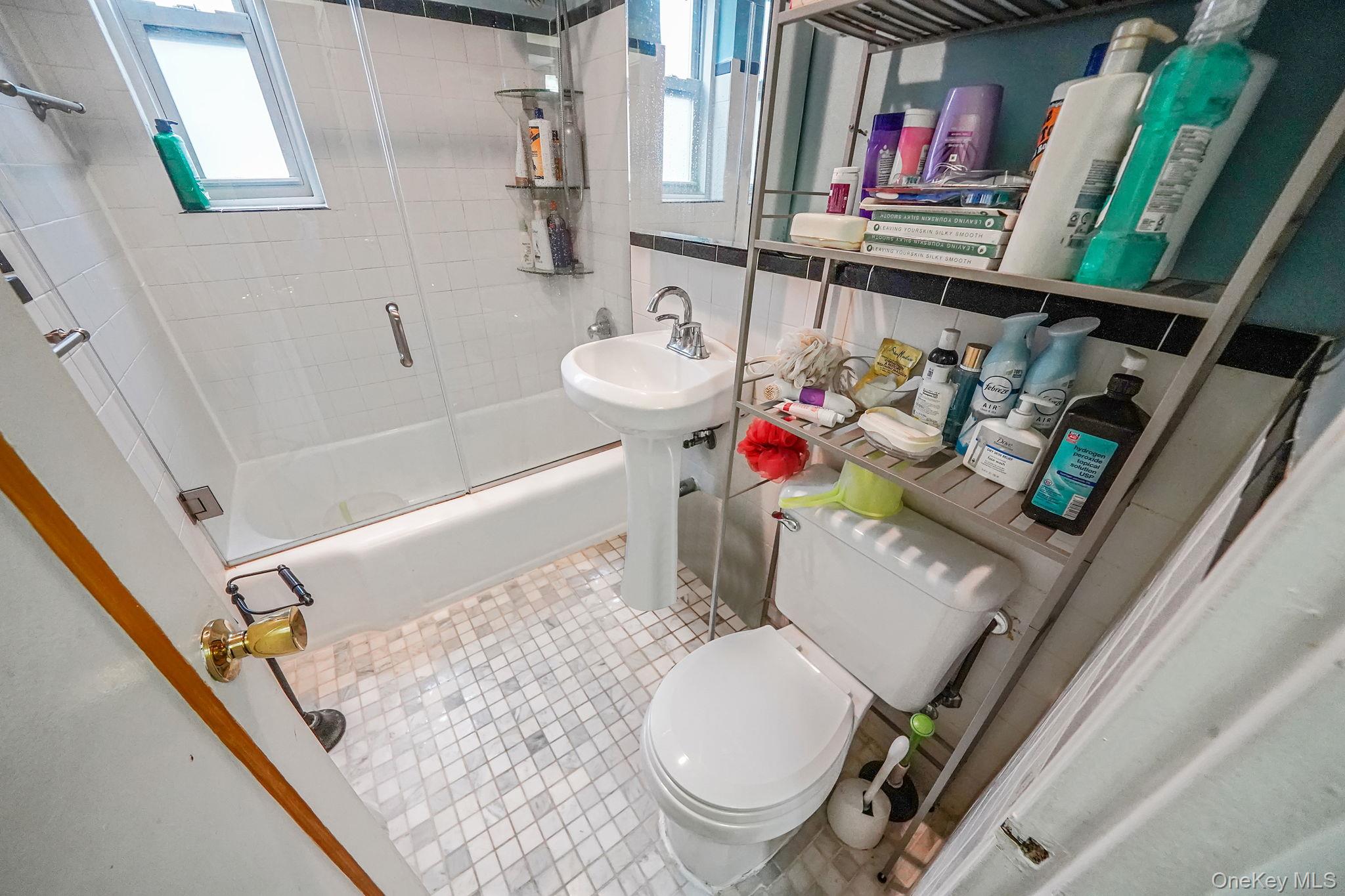 #14 photo, 39-45 51st Street, クイーンズ区 Woodside , NY 11377