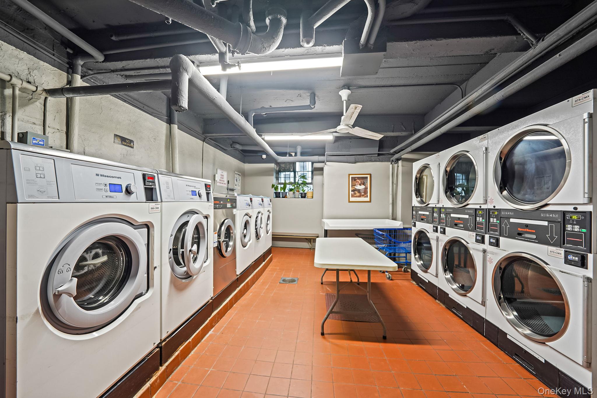 #15 photo, 39-45 51st Street, クイーンズ区 Woodside , NY 11377