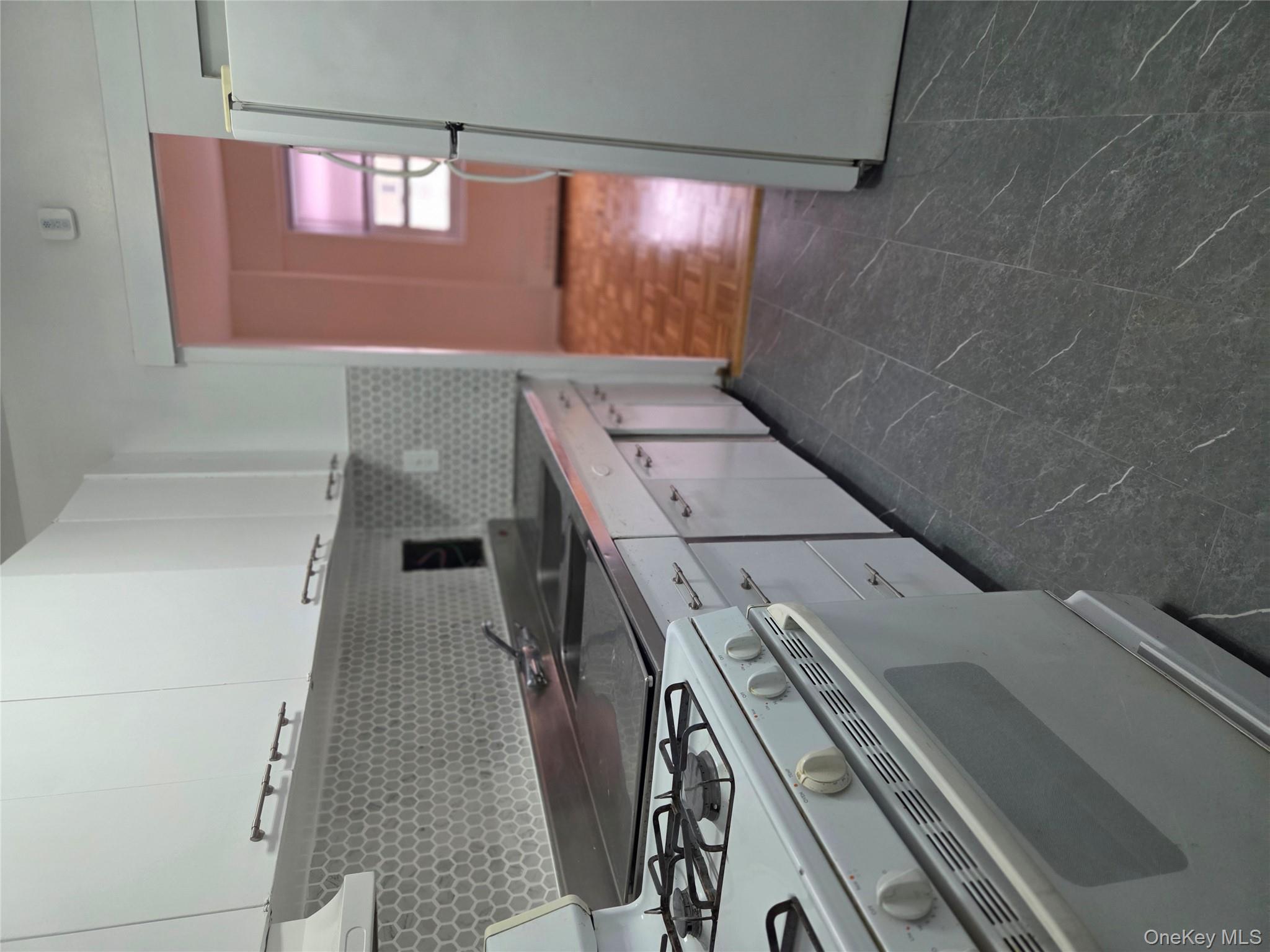 #7 photo, 7 N Fordham Hill Oval, ブロンクス区 Bronx , NY 10468