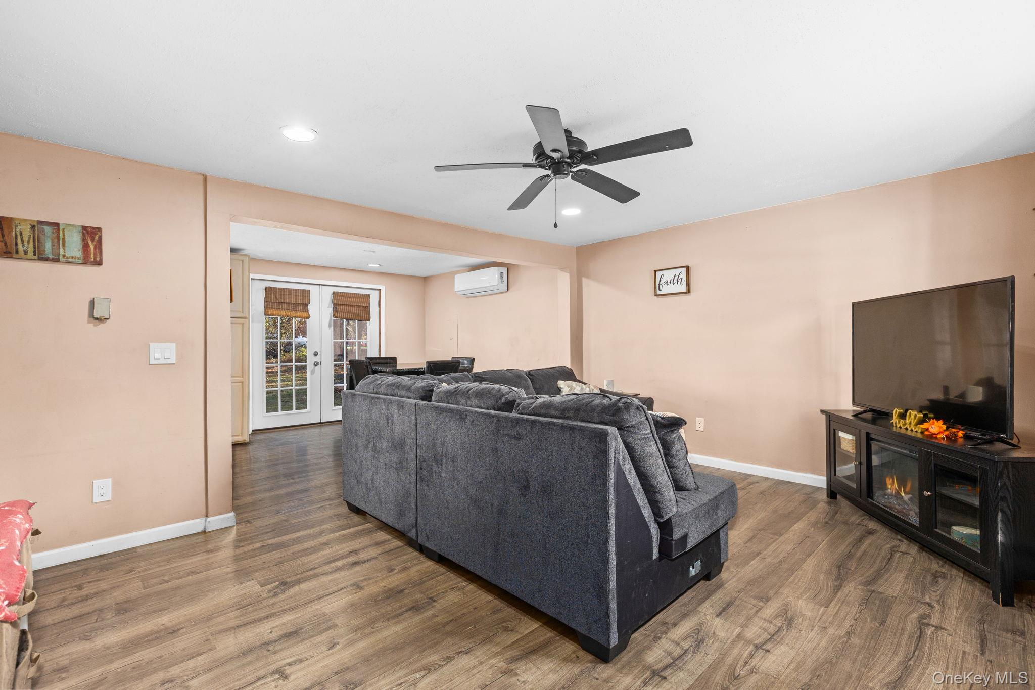 #2 photo, 104 Riley Road, New Windsor , NY 12553