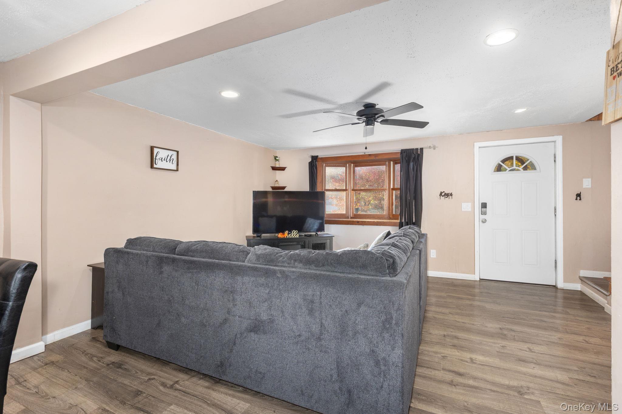 #4 photo, 104 Riley Road, New Windsor , NY 12553