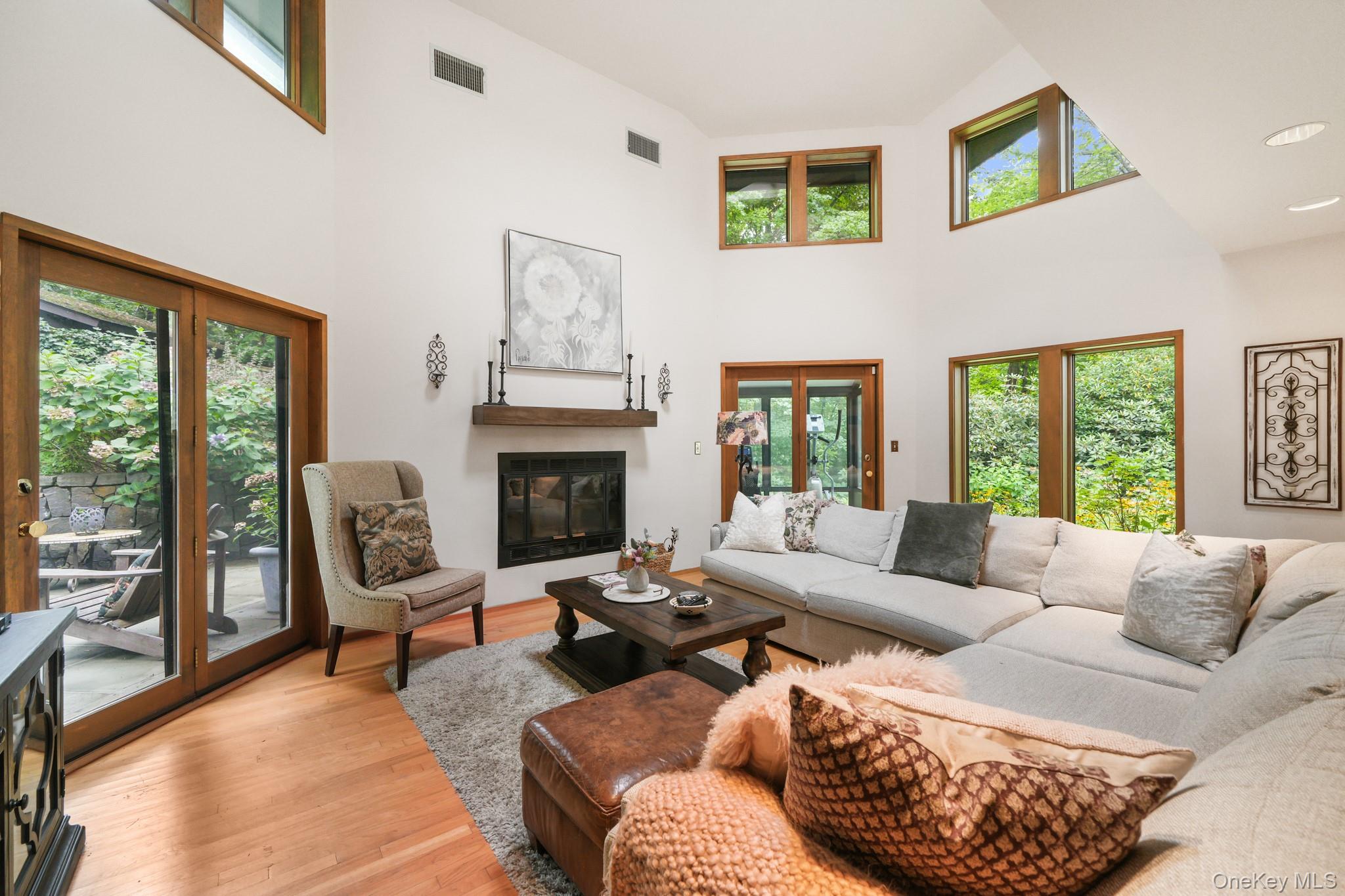 #11 photo, 155 Revolutionary Road, Briarcliff Manor , NY 10510