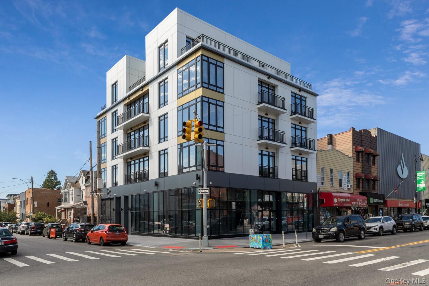 #10 photo, 37-18 Broadway, クイーンズ区 Astoria , NY 11103