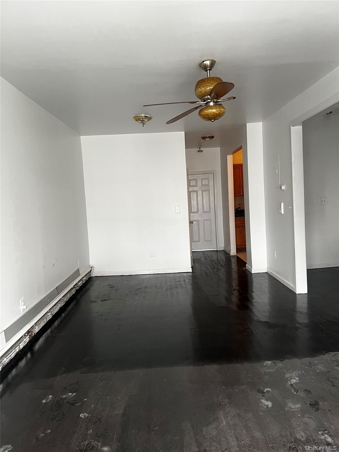 #5 photo, 5744 Granger Street, クイーンズ区 Corona , NY 11368