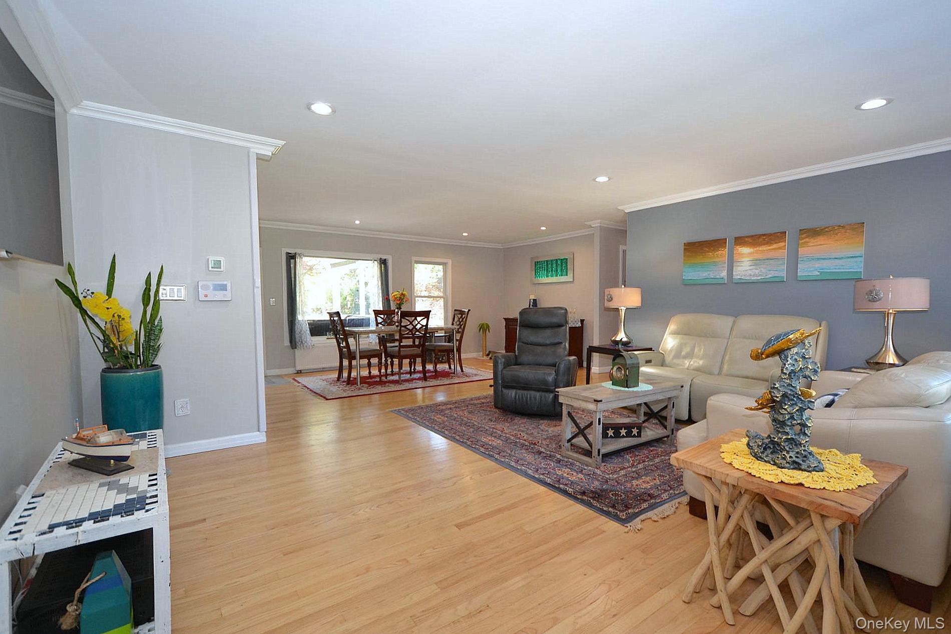 #13 photo, 50 Tuscala Street, サフォーク郡 Selden , NY 11784