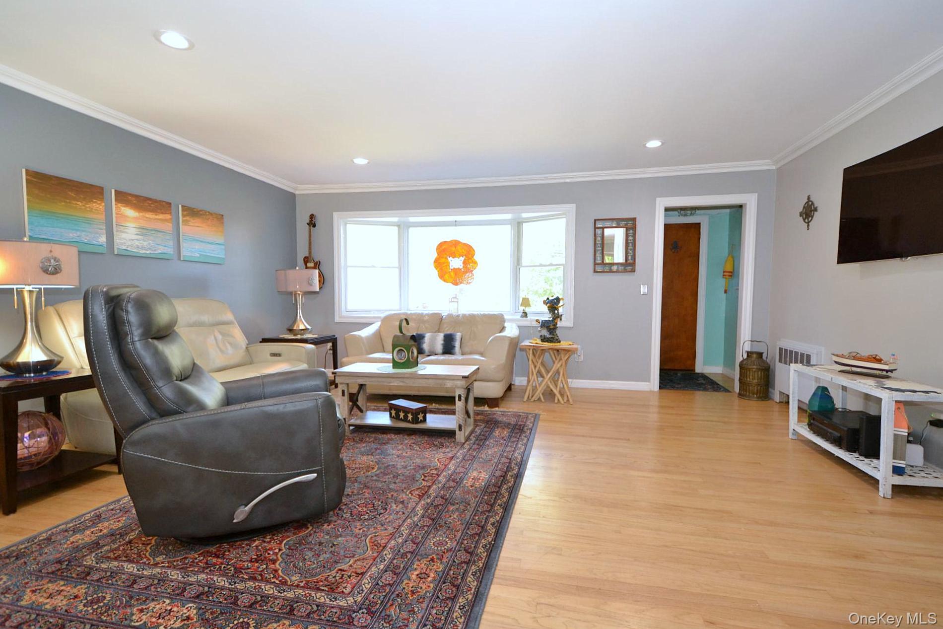 #14 photo, 50 Tuscala Street, サフォーク郡 Selden , NY 11784