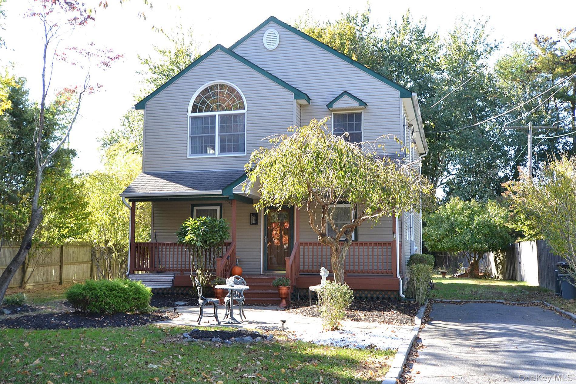 #3 photo, 386 Grove Avenue, サフォーク郡 Patchogue , NY 11772