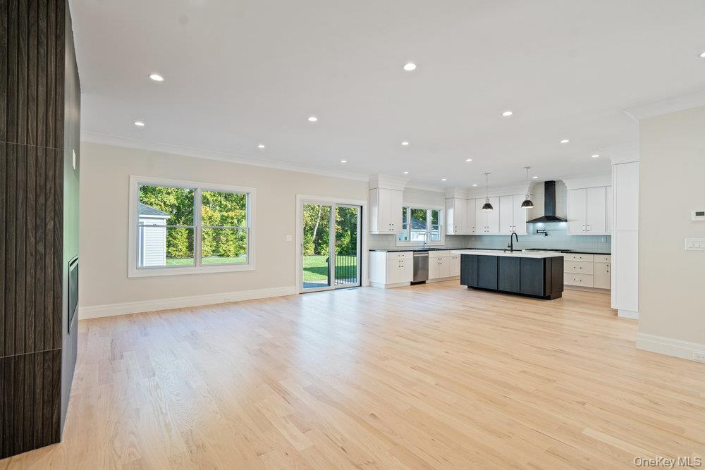 #17 photo, 47 Netz Place, Albertson , NY 11507