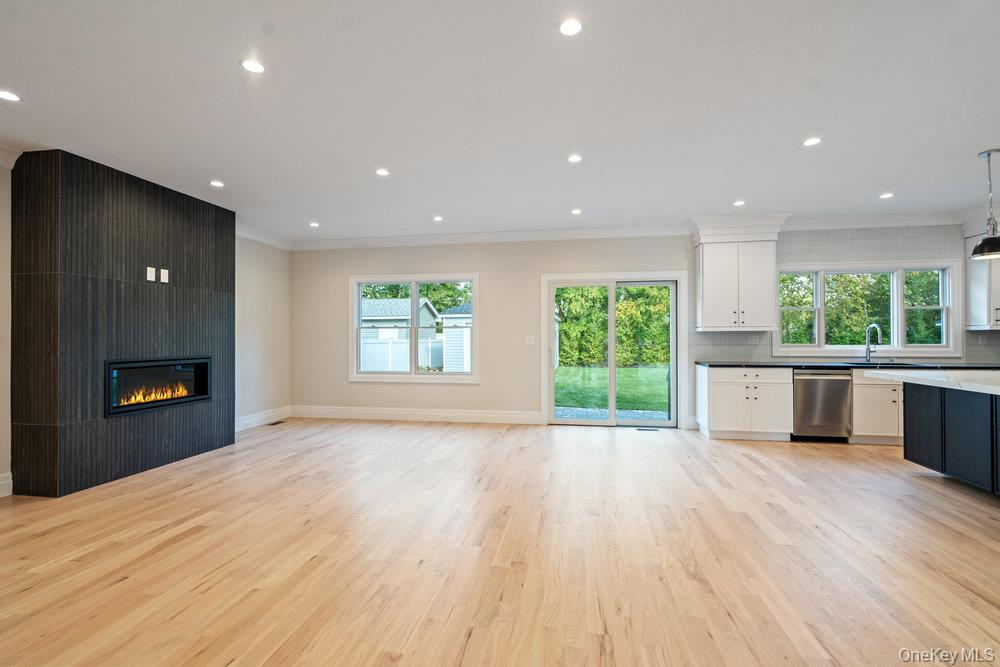 #19 photo, 47 Netz Place, Albertson , NY 11507