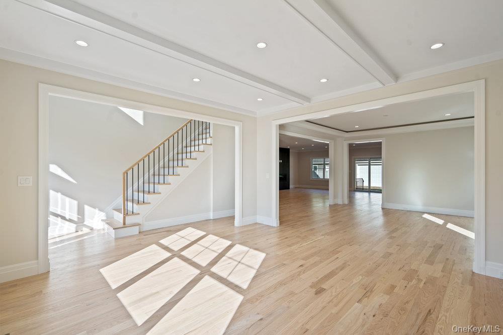 #6 photo, 47 Netz Place, Albertson , NY 11507