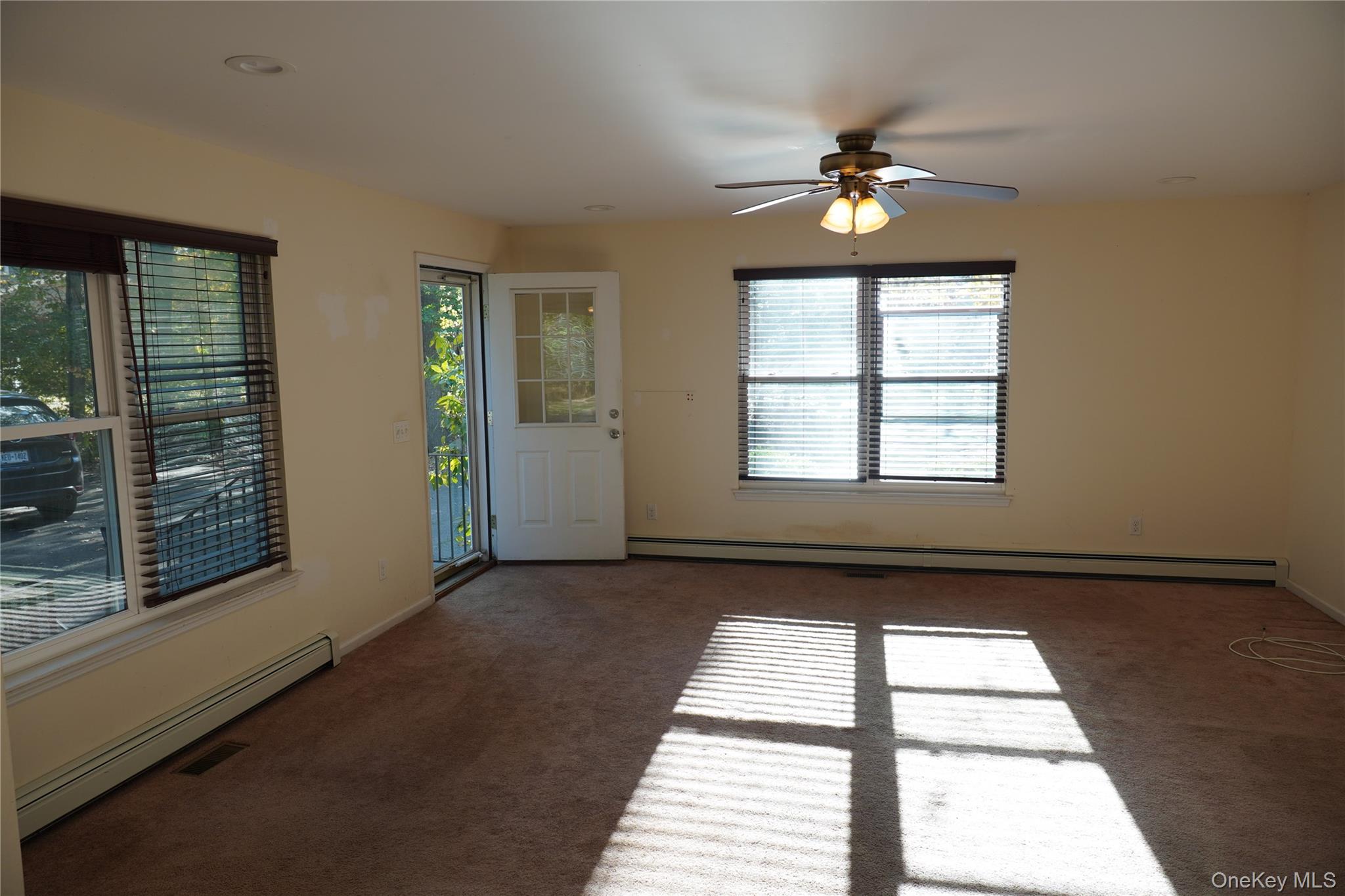 #14 photo, 11 Pamela Drive, サフォーク郡 Ridge , NY 11961