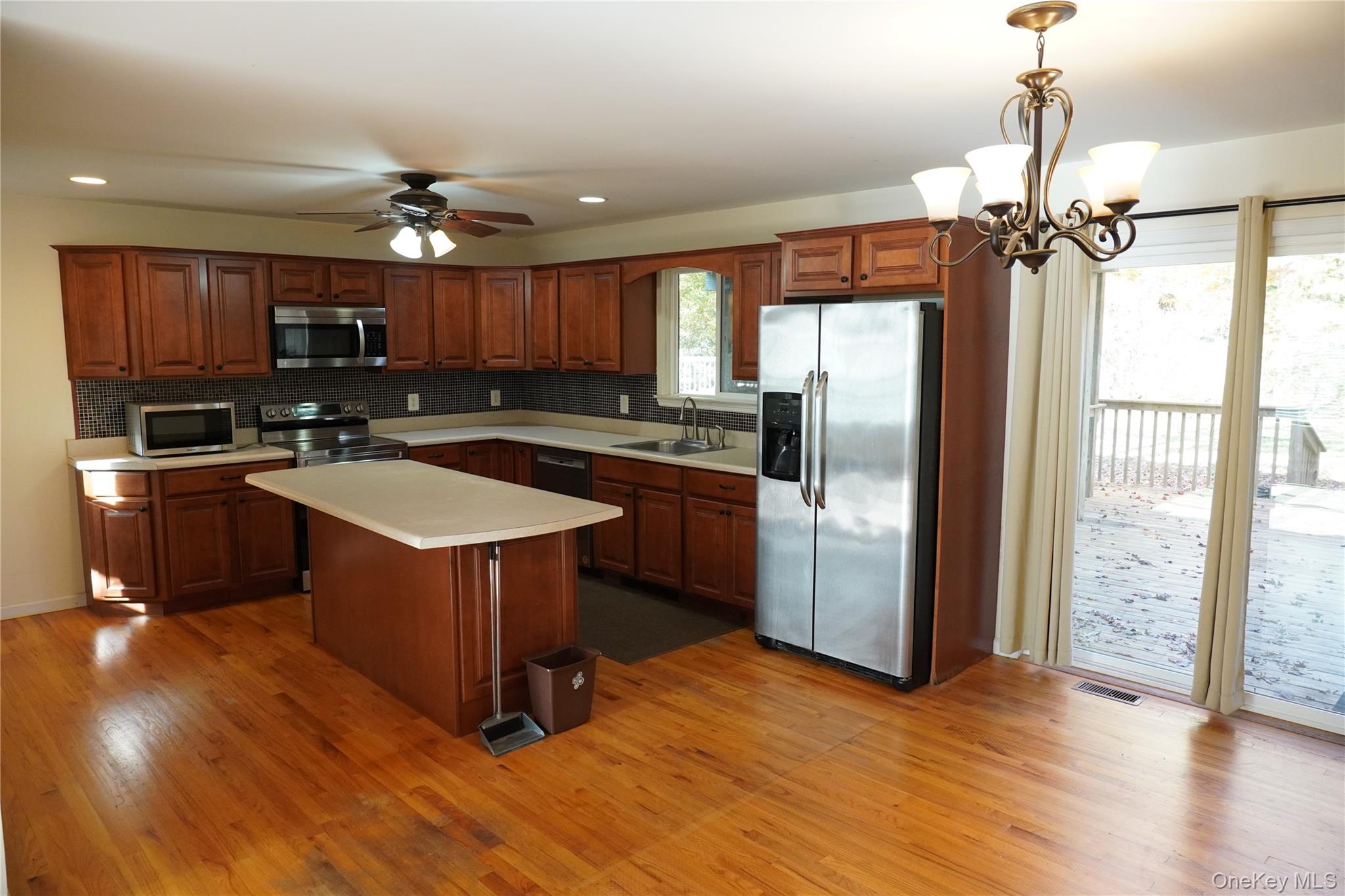 #15 photo, 11 Pamela Drive, サフォーク郡 Ridge , NY 11961