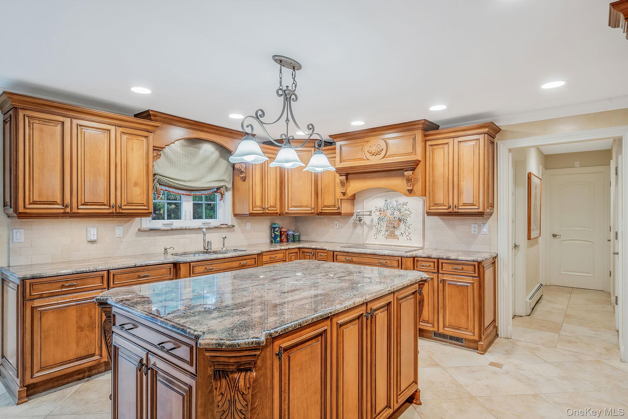 #19 photo, 43 Cabriolet Lane, サフォーク郡 Melville , NY 11747