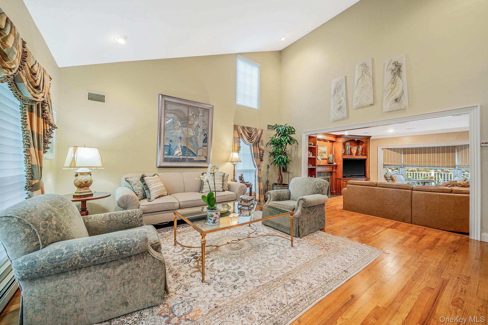 #9 photo, 43 Cabriolet Lane, サフォーク郡 Melville , NY 11747