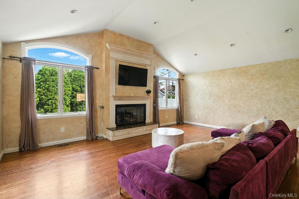 #11 photo, 21 Macarthur Avenue, ナッソー郡 Plainview , NY 11803