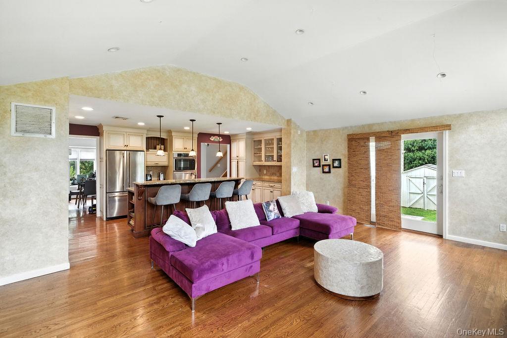 #12 photo, 21 Macarthur Avenue, ナッソー郡 Plainview , NY 11803