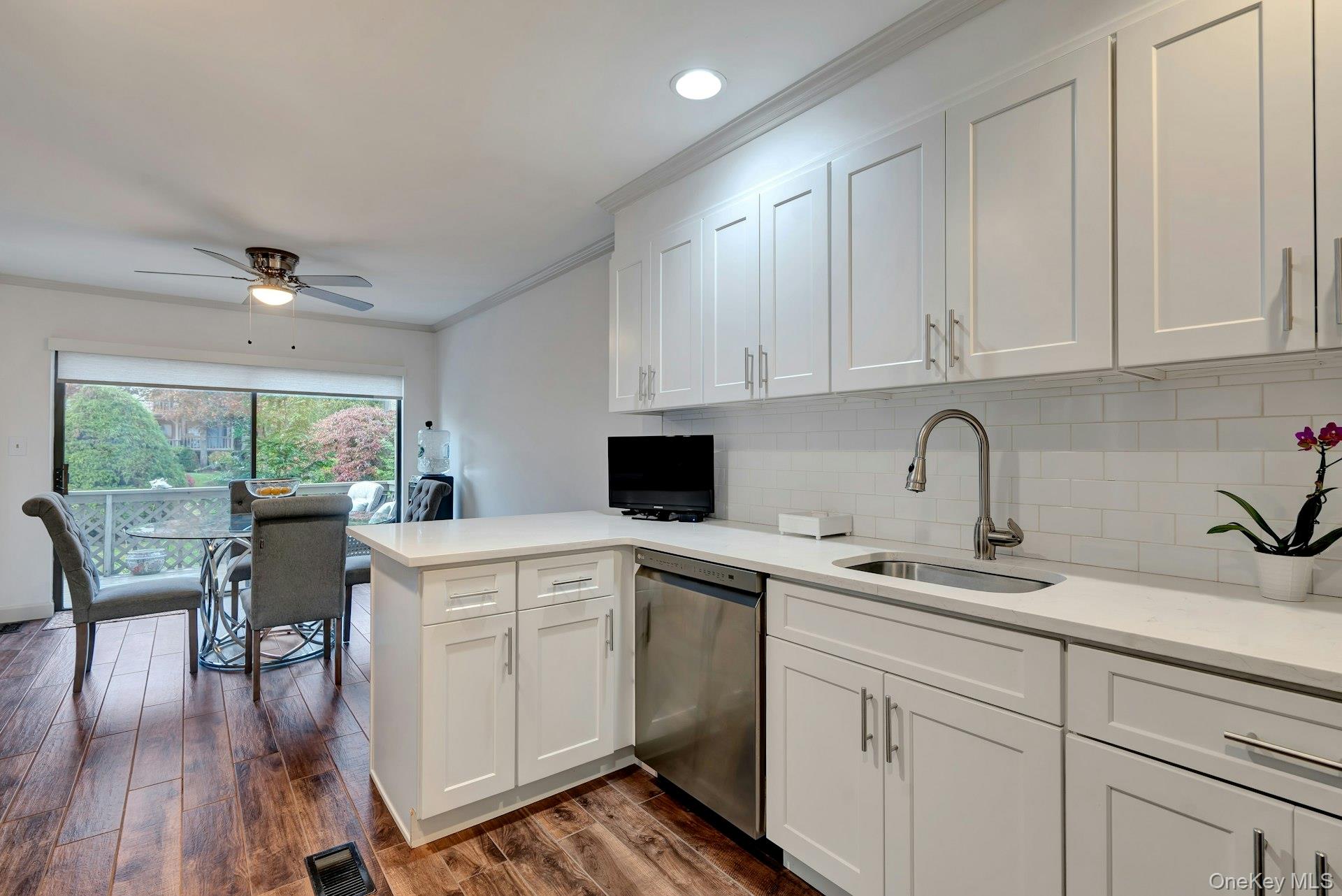 #14 photo, 31 The Glen, Glen Head , NY 11545