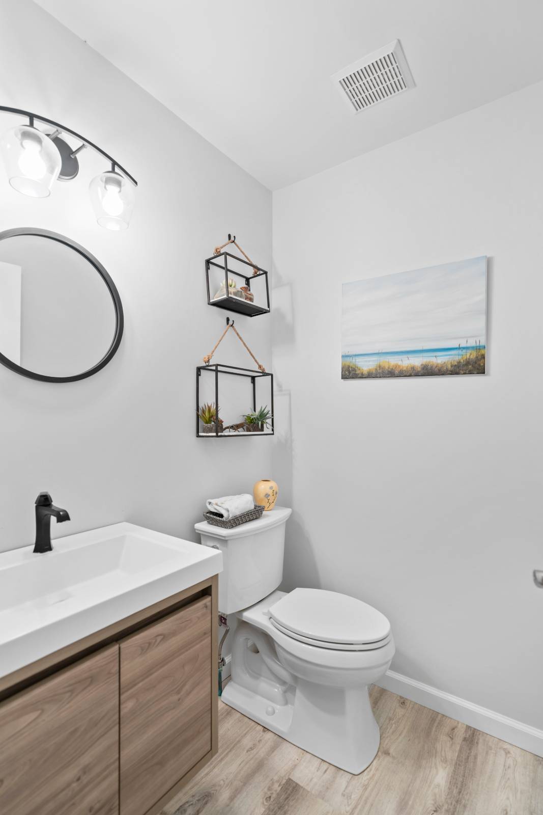 #12 photo, 97 Killarney Dr, Schenectday , NY 12309