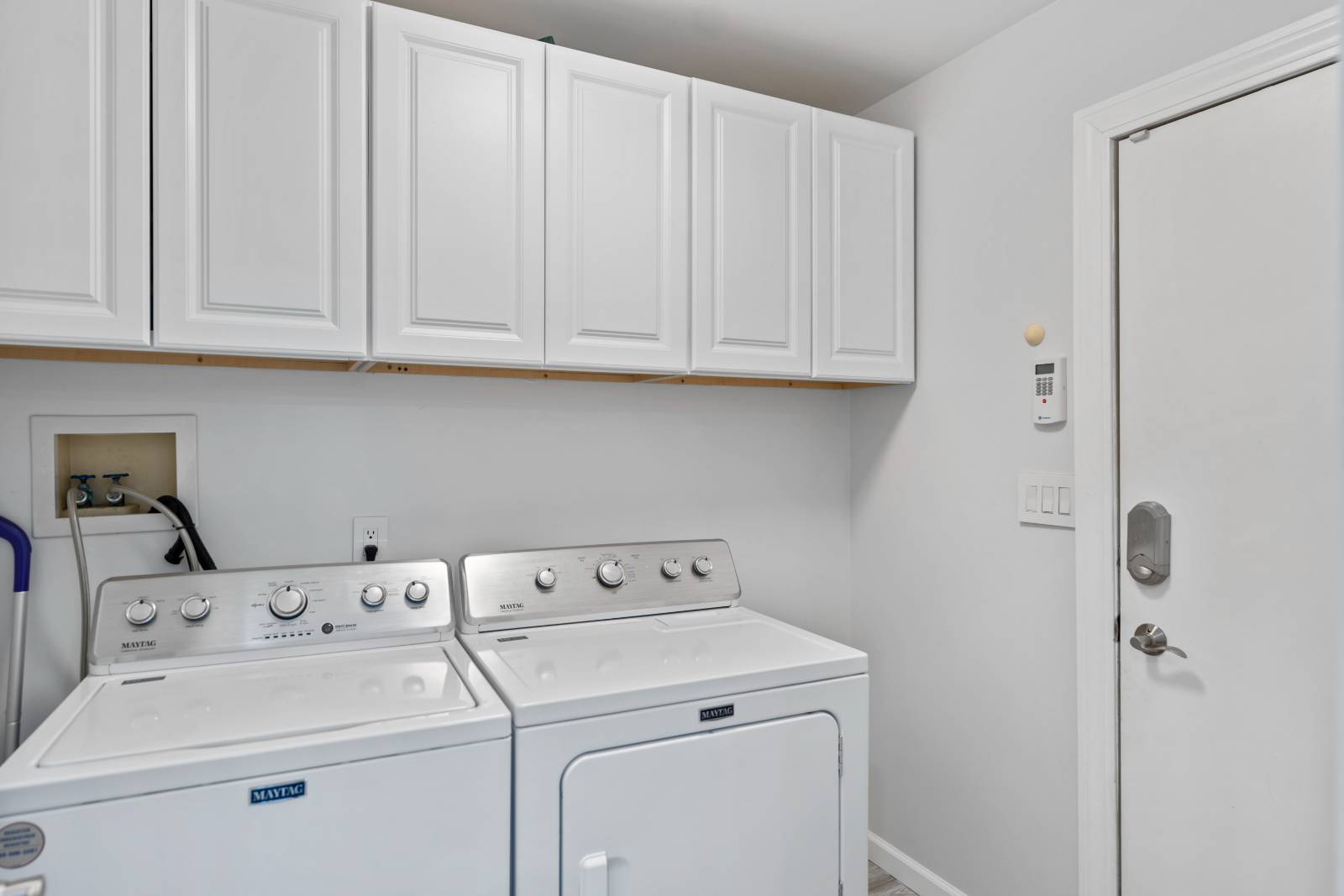 #13 photo, 97 Killarney Dr, Schenectday , NY 12309