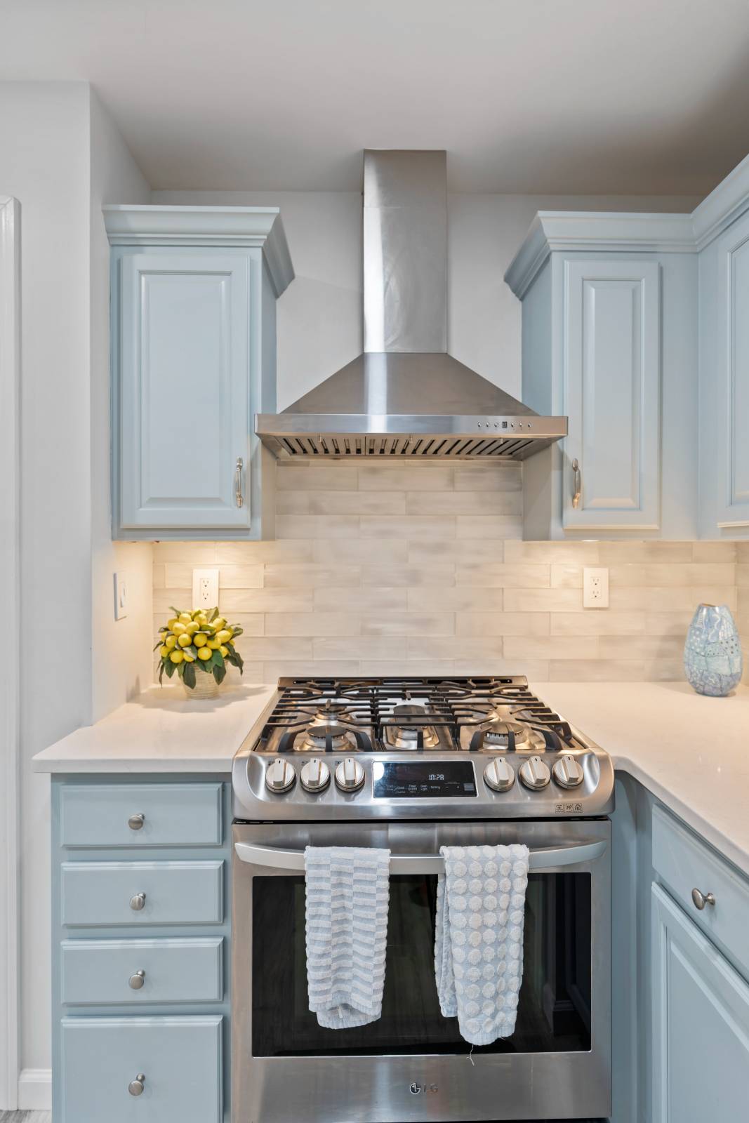 #18 photo, 97 Killarney Dr, Schenectday , NY 12309