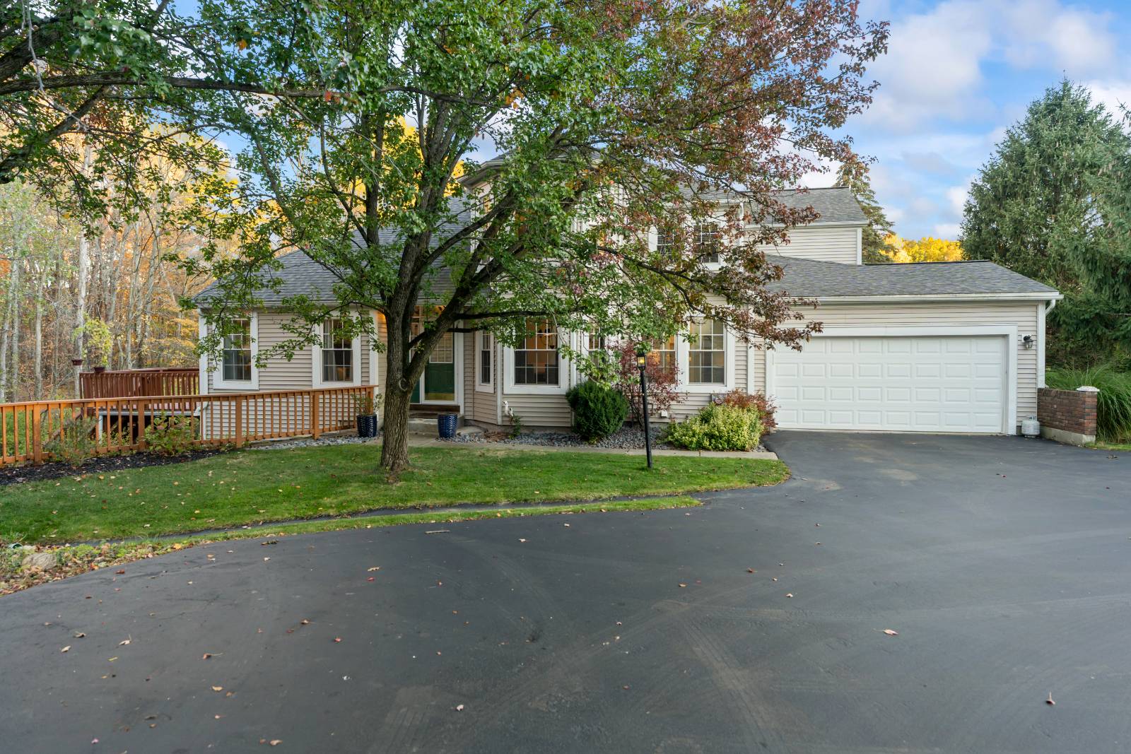 #2 photo, 97 Killarney Dr, Schenectday , NY 12309