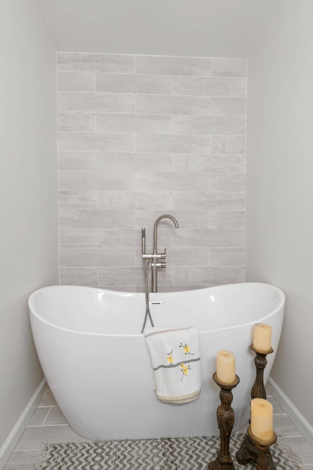 #24 photo, 97 Killarney Dr, Schenectday , NY 12309