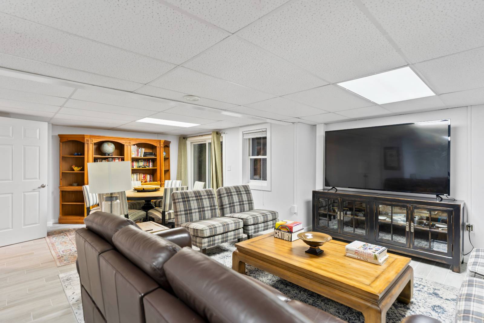 #35 photo, 97 Killarney Dr, Schenectday , NY 12309