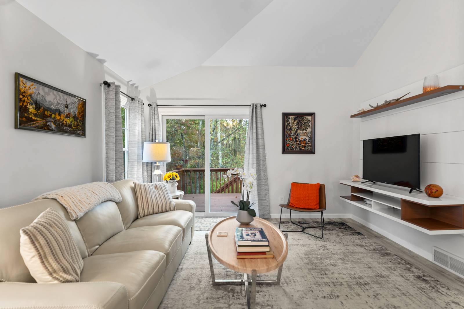 #6 photo, 97 Killarney Dr, Schenectday , NY 12309