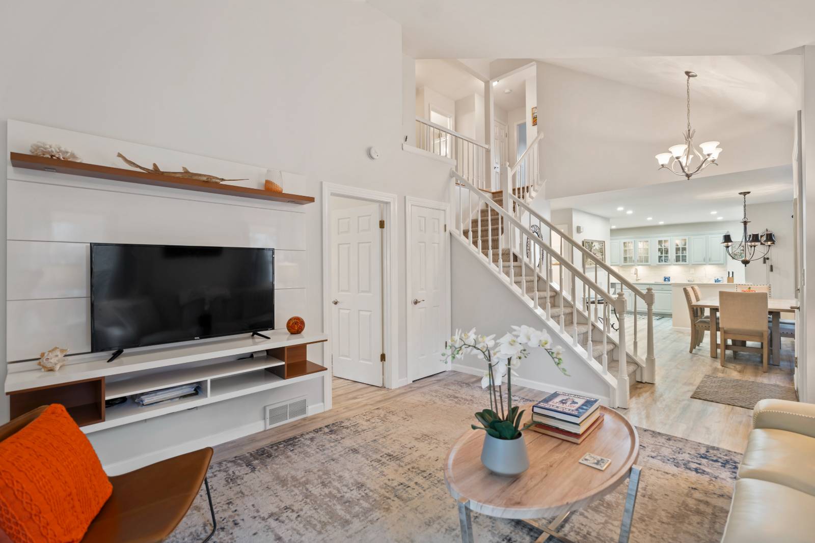 #8 photo, 97 Killarney Dr, Schenectday , NY 12309