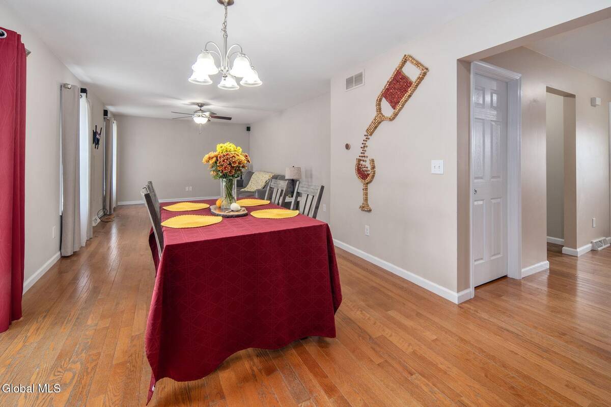 #10 photo, 44 Shepard Avenue, Colonie , NY 12304