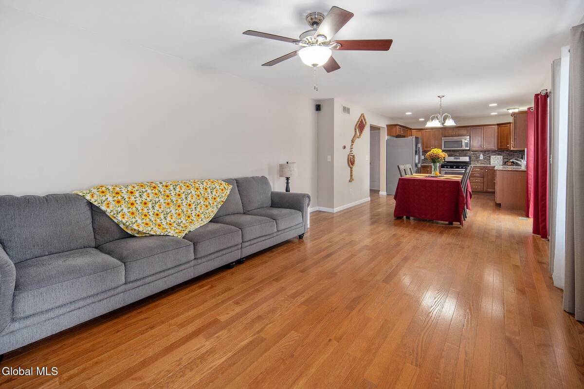 #14 photo, 44 Shepard Avenue, Colonie , NY 12304