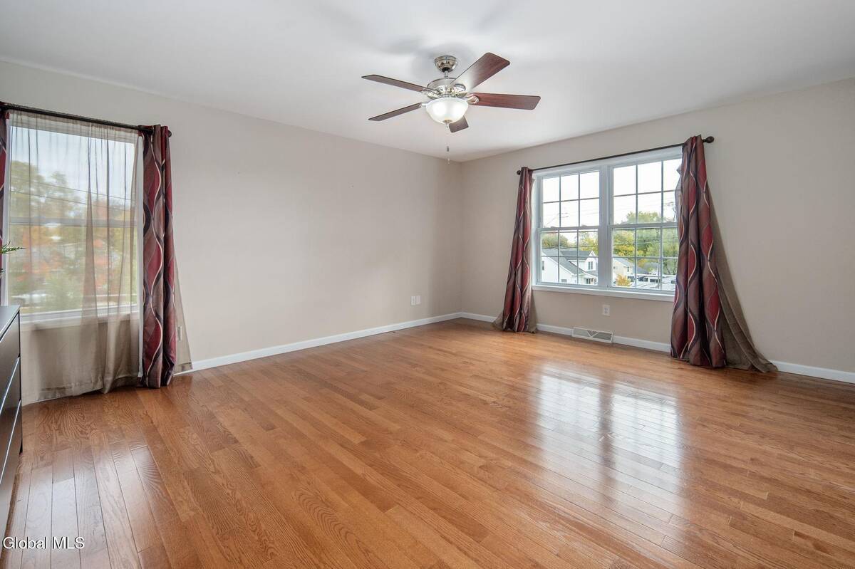 #19 photo, 44 Shepard Avenue, Colonie , NY 12304