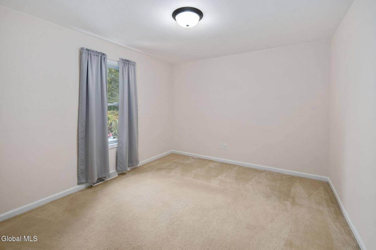 #24 photo, 44 Shepard Avenue, Colonie , NY 12304