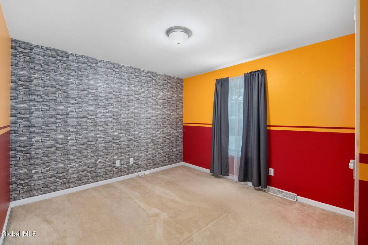 #28 photo, 44 Shepard Avenue, Colonie , NY 12304