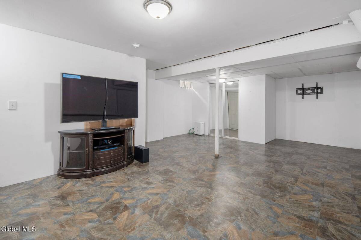 #31 photo, 44 Shepard Avenue, Colonie , NY 12304