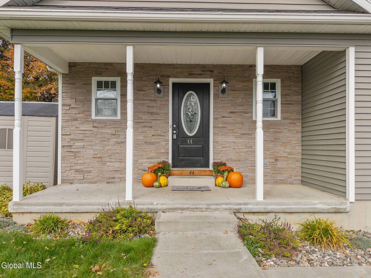 #4 photo, 44 Shepard Avenue, Colonie , NY 12304