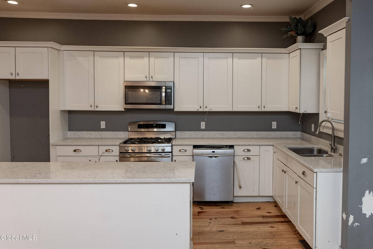 #4 photo, 11 River Street, Schenectady , NY 12305