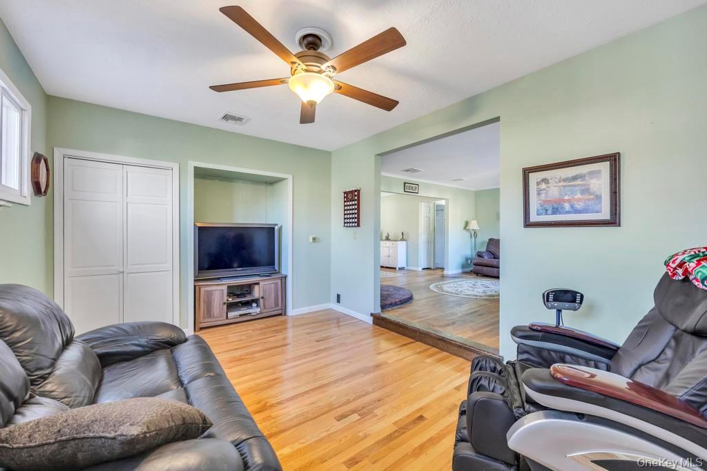 #13 photo, 136 Fulton Street, Massapequa Park , NY 11762