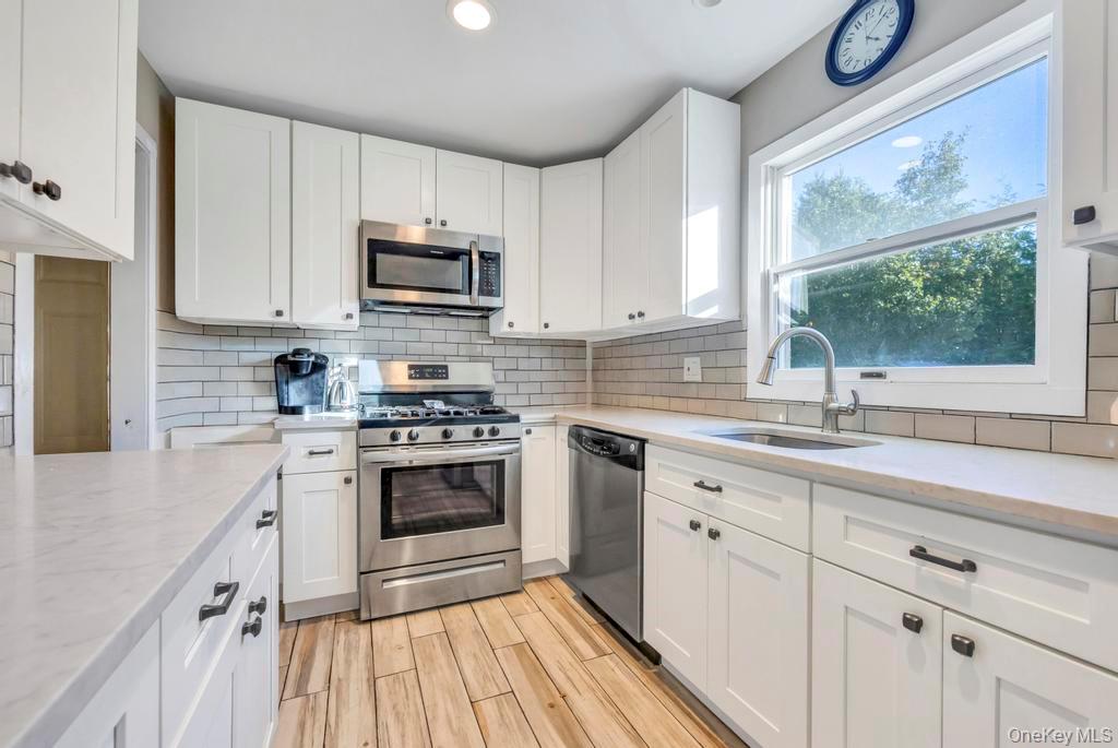 #20 photo, 136 Fulton Street, Massapequa Park , NY 11762