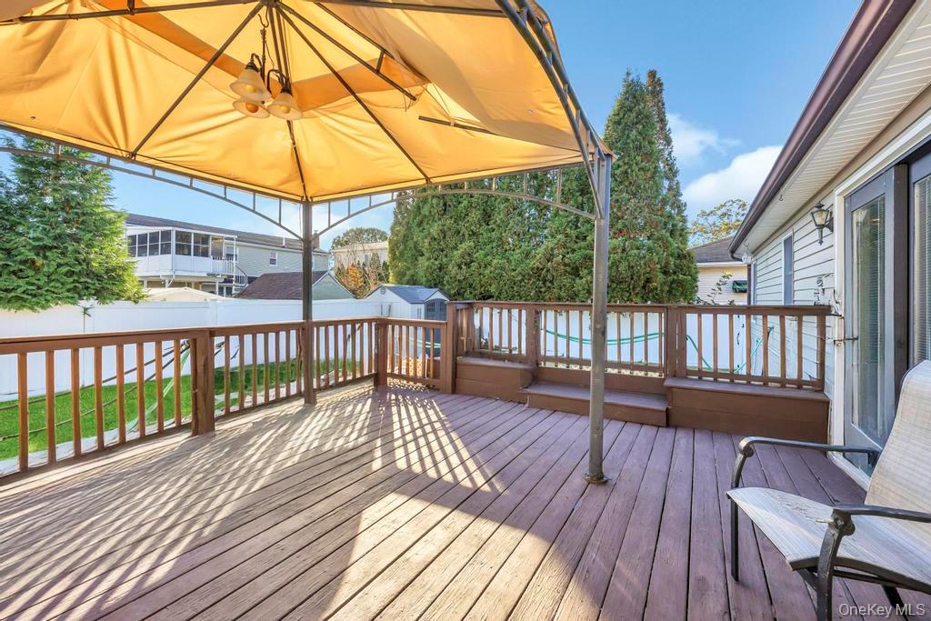 #6 photo, 136 Fulton Street, Massapequa Park , NY 11762