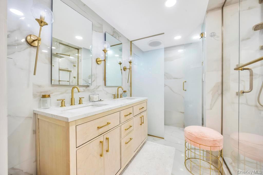 #31 photo, 37 Fiesta Drive, サフォーク郡 Centereach , NY 11720