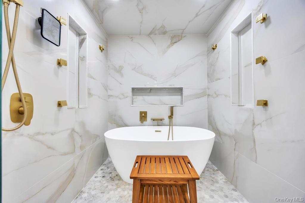 #32 photo, 37 Fiesta Drive, サフォーク郡 Centereach , NY 11720