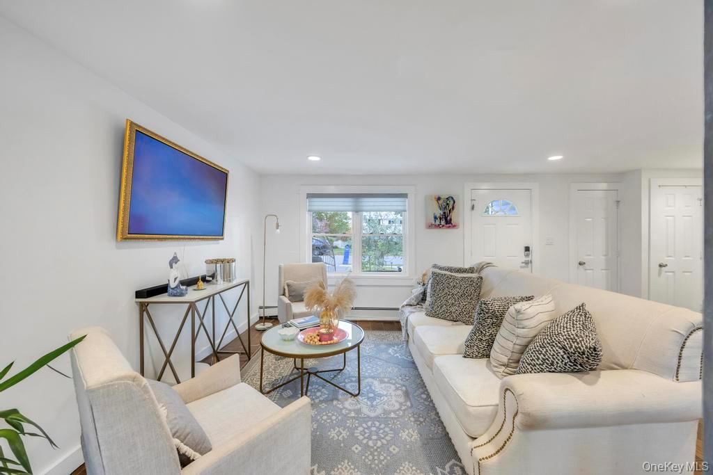 #8 photo, 37 Fiesta Drive, サフォーク郡 Centereach , NY 11720