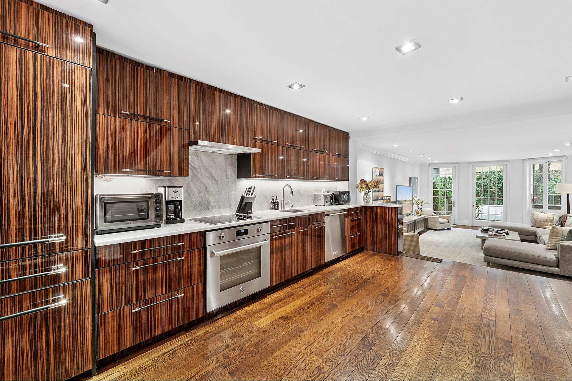#4 photo, 165 E 71ST Street, マンハッタン Lenox Hill , NY 10021
