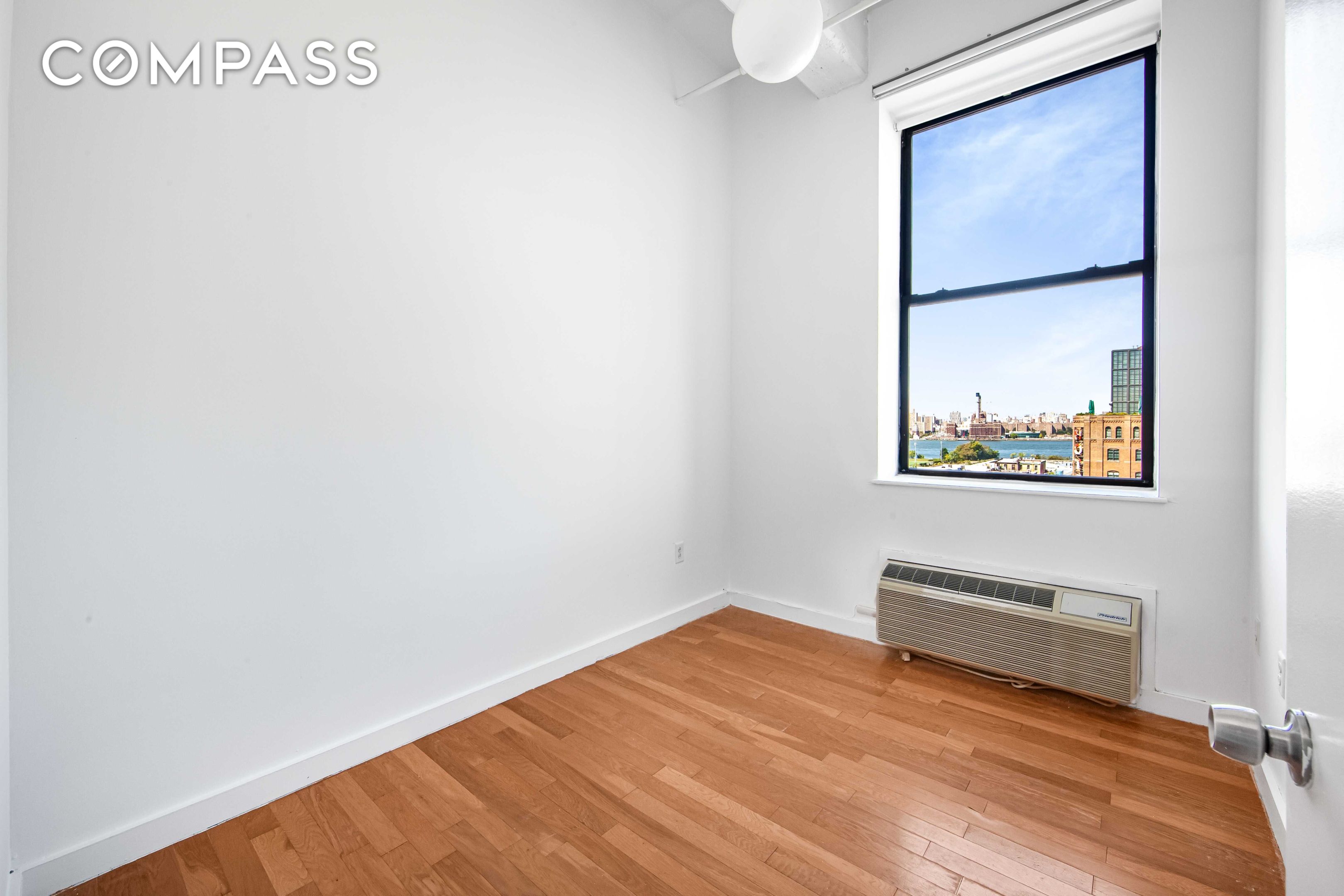 #10 photo, Brooklyn, Williamsburg , NY 11249