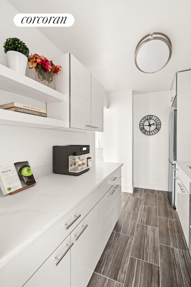 #3 photo, 345 E 73RD Street, マンハッタン Lenox Hill , NY 10021