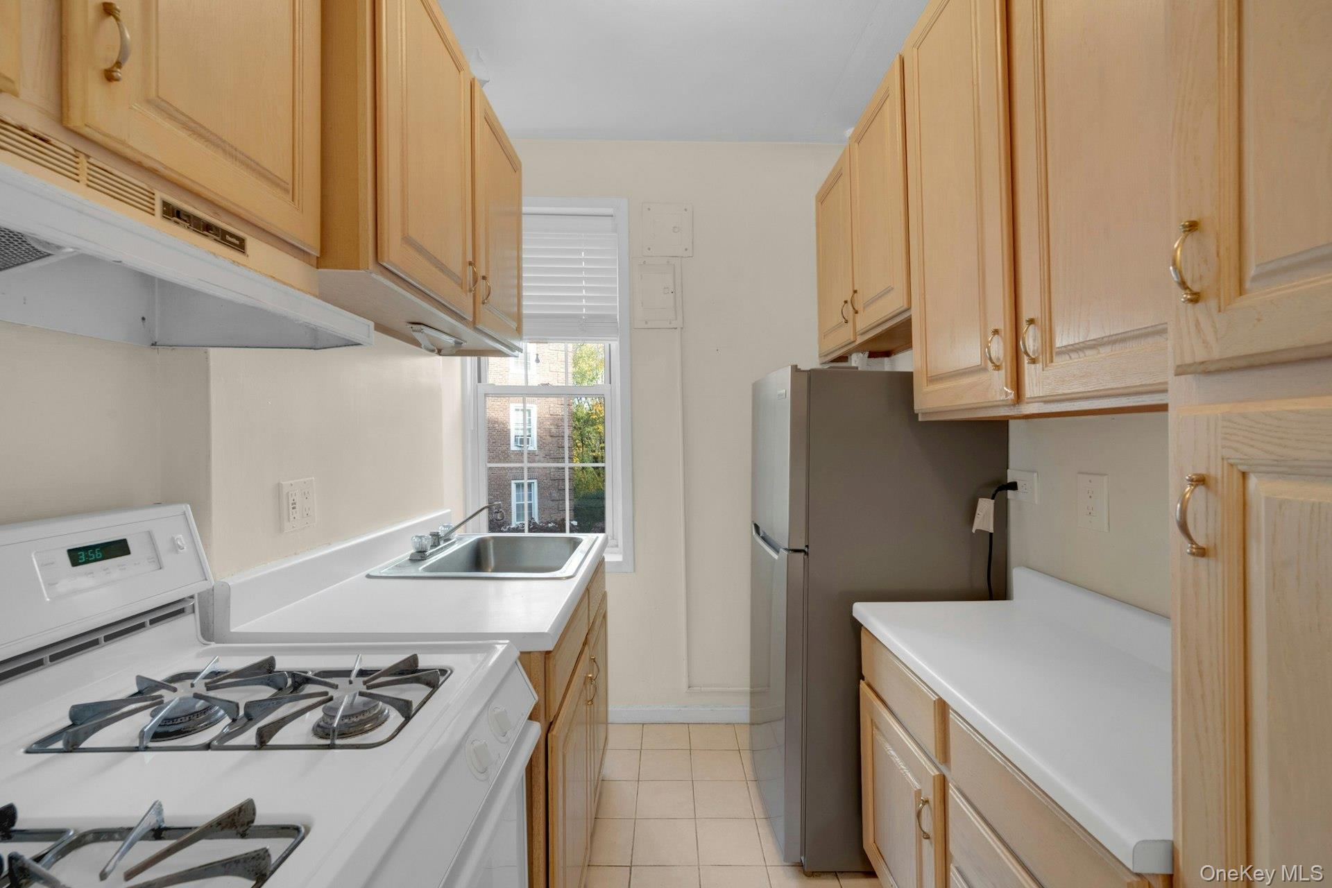 #14 photo, 5 Midland Gardens, ブロンクス区 Bronxville , NY 10708