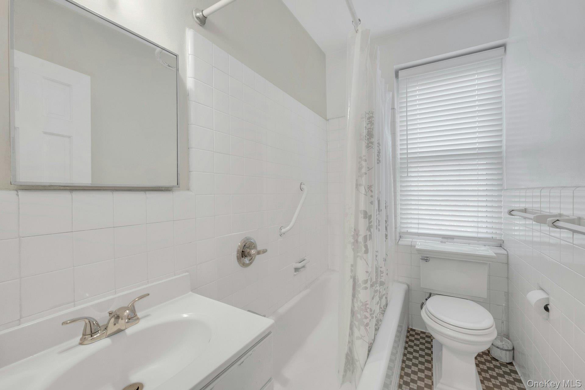 #18 photo, 5 Midland Gardens, ブロンクス区 Bronxville , NY 10708